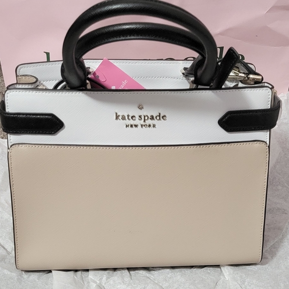 kate spade Handbags - NWT KATE SPADE PURSE